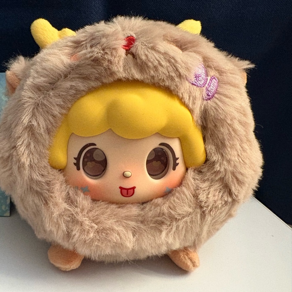 Adorable Confirmed Reindeer Mia Plush Pendant!